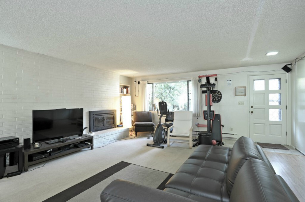 Property Photo:  14836 SE 16th St 9  WA 98005 