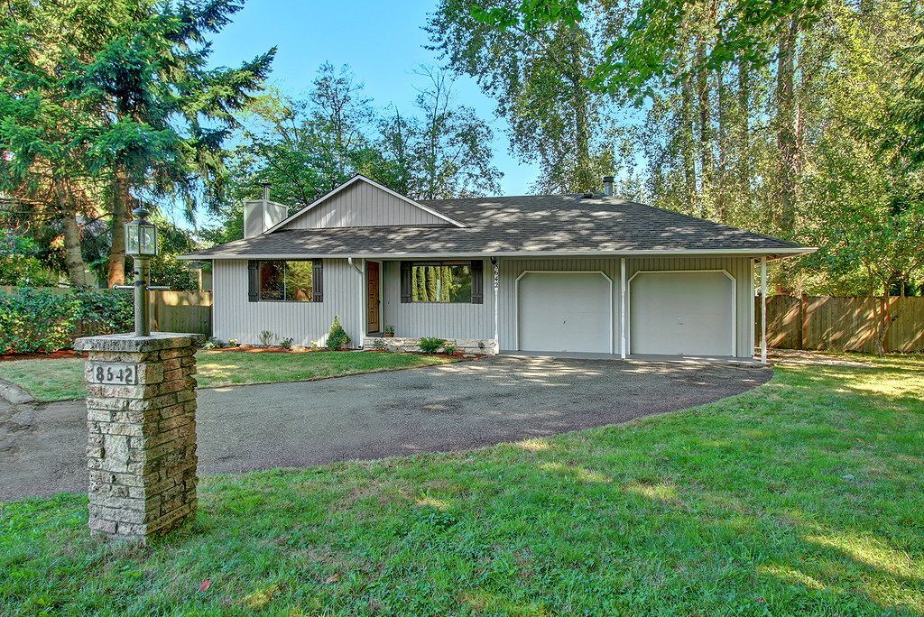 Property Photo: 8642 NE 141st St WA 98034