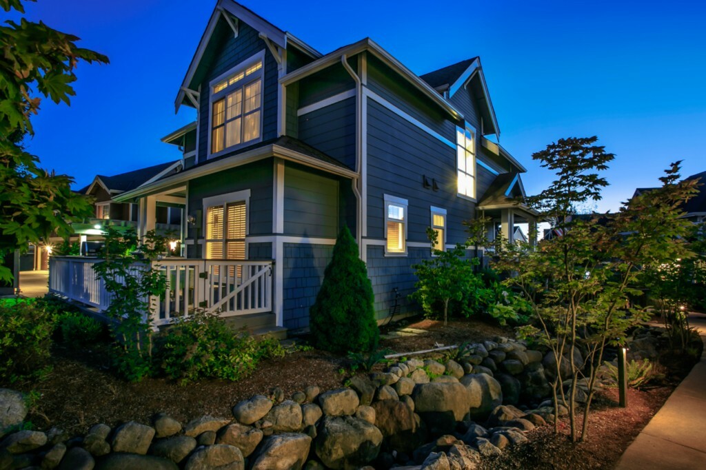 Property Photo:  1879 Kincaid Walk  WA 98029 