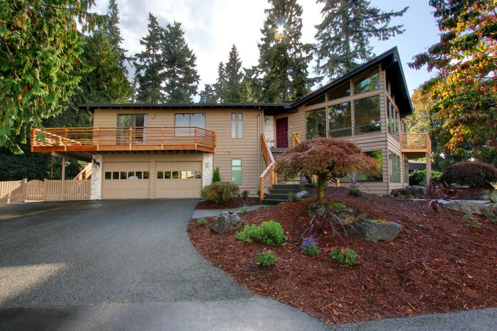 Property Photo:  17709 Talbot Rd  WA 98026 