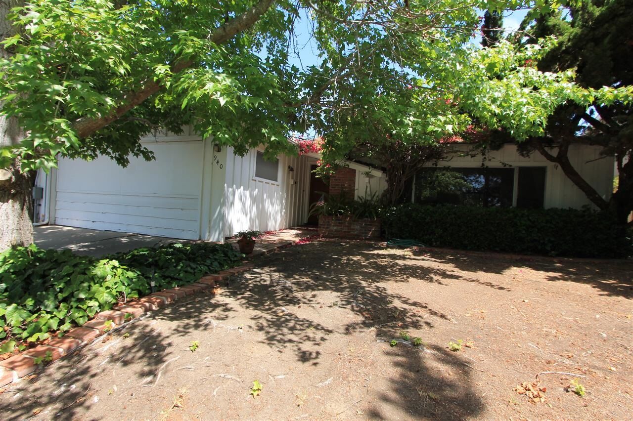 Property Photo:  940 Van Nuys  CA 92109 