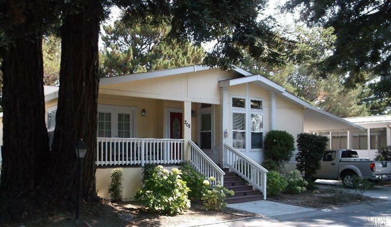 Property Photo:  208 Petaluma Way  CA 94954 