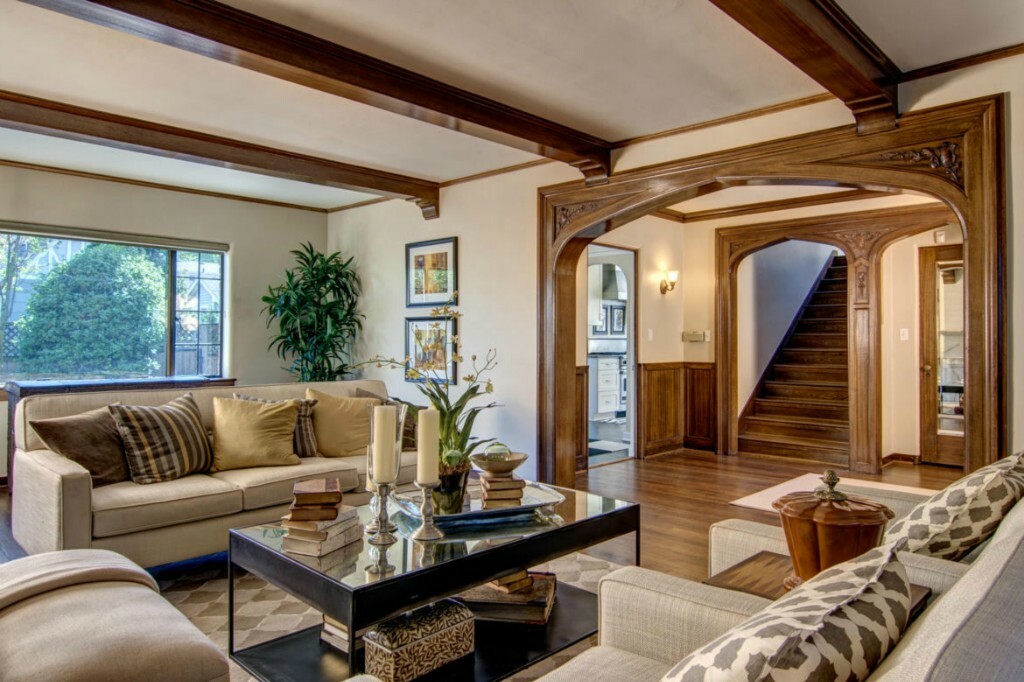 Property Photo: 2231 E Lake Washington Blvd WA 98112