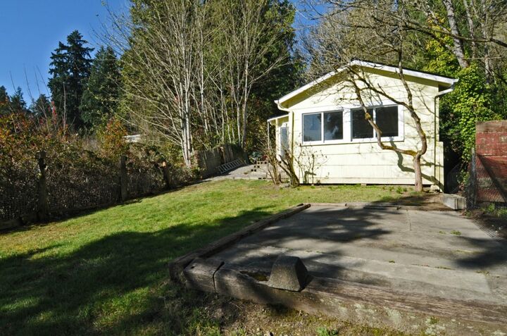 Property Photo: 1844 W Lake Sammamish Pkwy SE WA 98008