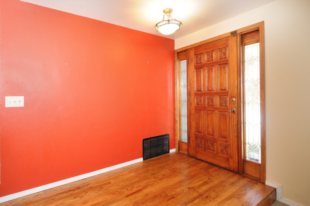 Property Photo: 4013 S 262nd Place WA 98032