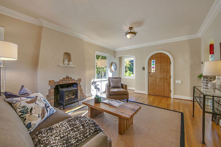 Property Photo: 7225 Sycamore Ave NW WA 98117