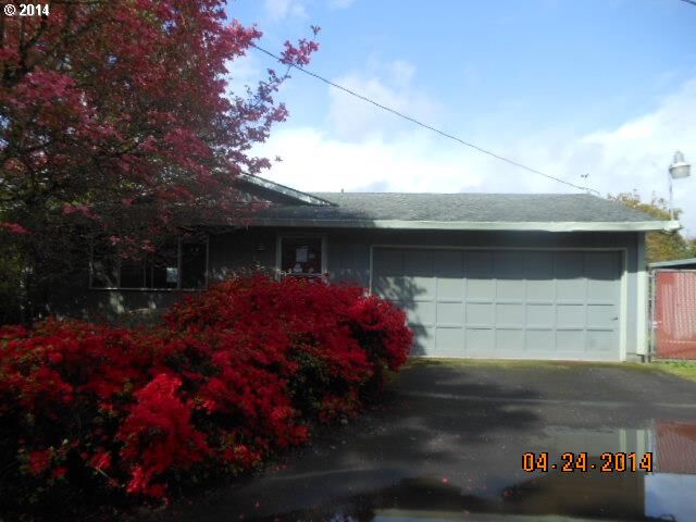 Property Photo: 12503 SE Steele St OR 97236