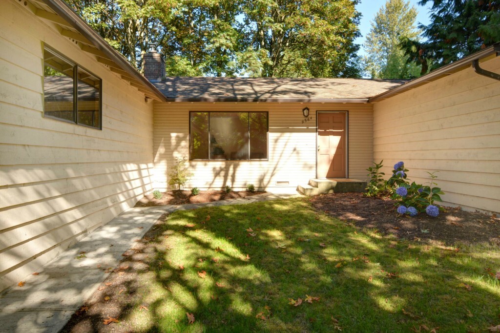 Property Photo: 9364 NE 120th St WA 98034