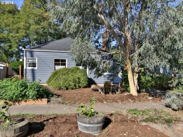 Property Photo: 1541 N Humboldt St OR 97217