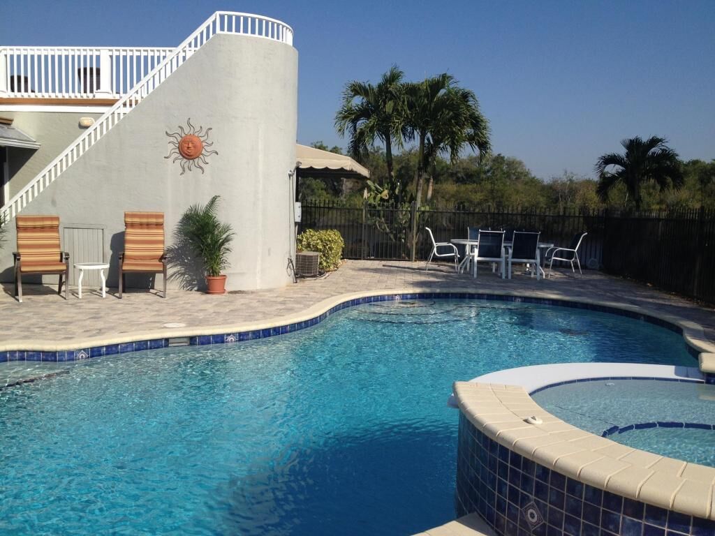 Property Photo:  541 SW Falcon Street  FL 34990 