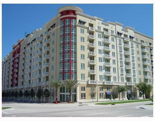 Property Photo:  410 Evernia Street 414  FL 33401 