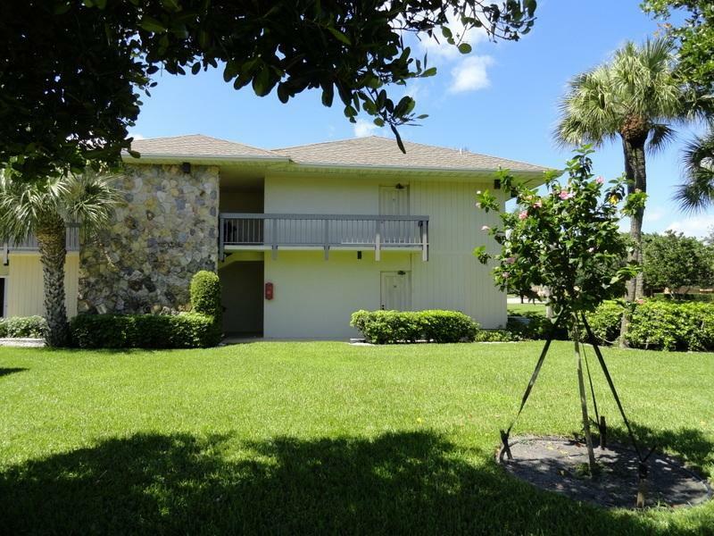 Property Photo:  600 Greensward Lane 201-Kn  FL 33445 