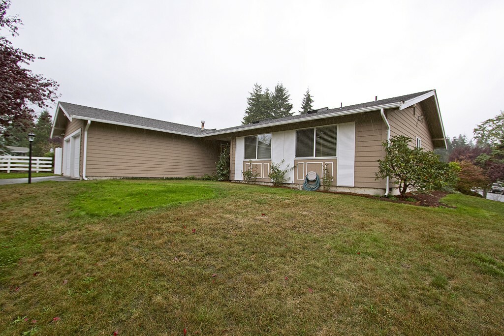 Property Photo:  7319 143rd Ave NE  WA 98052 