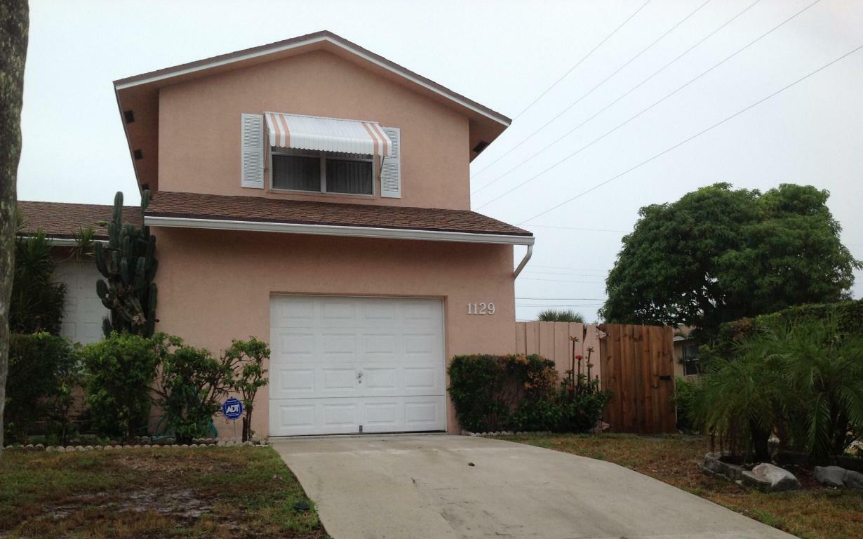 Property Photo:  1129 N B Street  FL 33460 