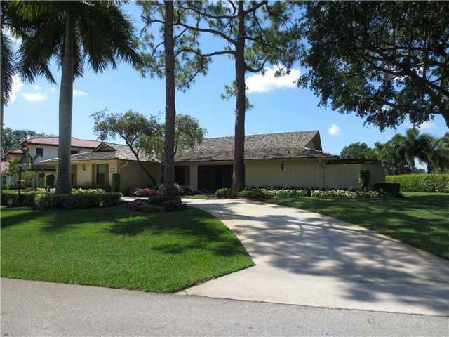 Property Photo: 4812 S Lake Drive FL 33436