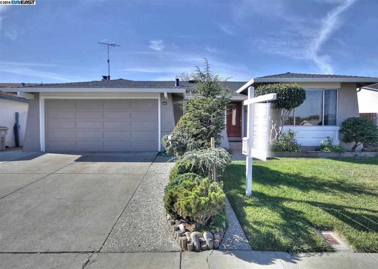 Property Photo: 34643 Gladstone Pl. CA 94555-2420