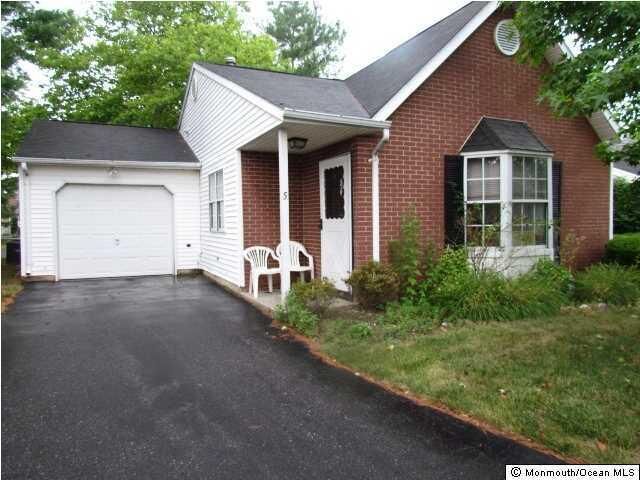 Property Photo:  5 Kingston Close  NJ 07728 