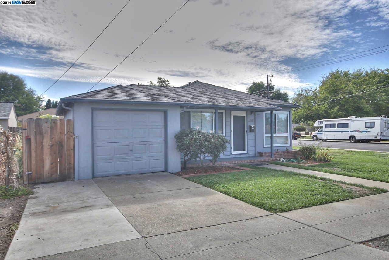 Property Photo:  1025 Elm St  CA 94551-2010 