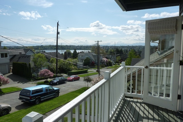 Property Photo:  616 NE 78th St  WA 98115 