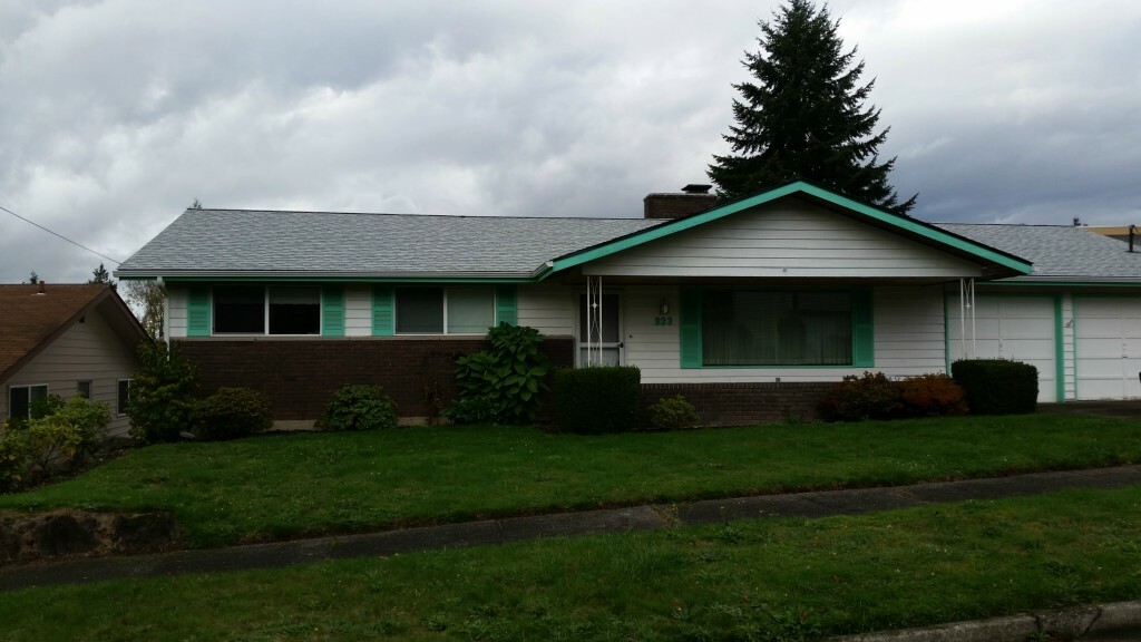 Property Photo: 933 E Laurel St WA 98030