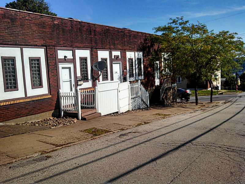 Property Photo:  1034 Lysle Ave  PA 15133 