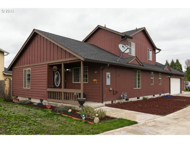 Property Photo:  68 Almond Way  OR 97426 