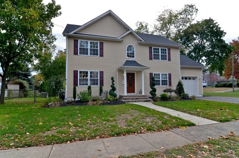 Property Photo: 73 Pinelynn Rd NJ 07452
