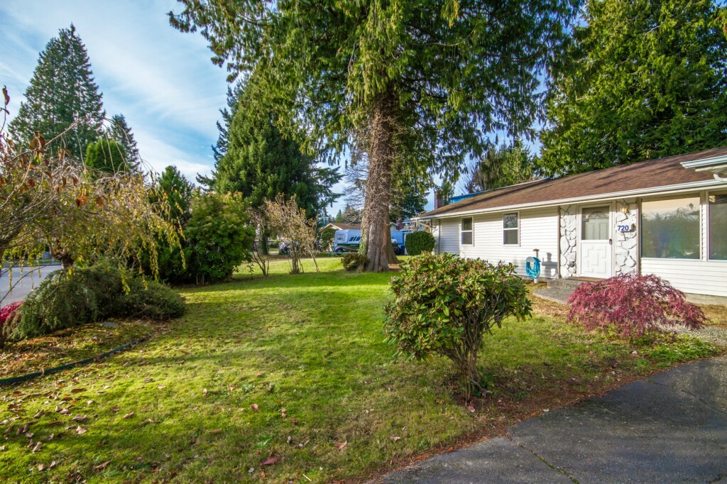 Property Photo:  720 Bingham Place  WA 98284 