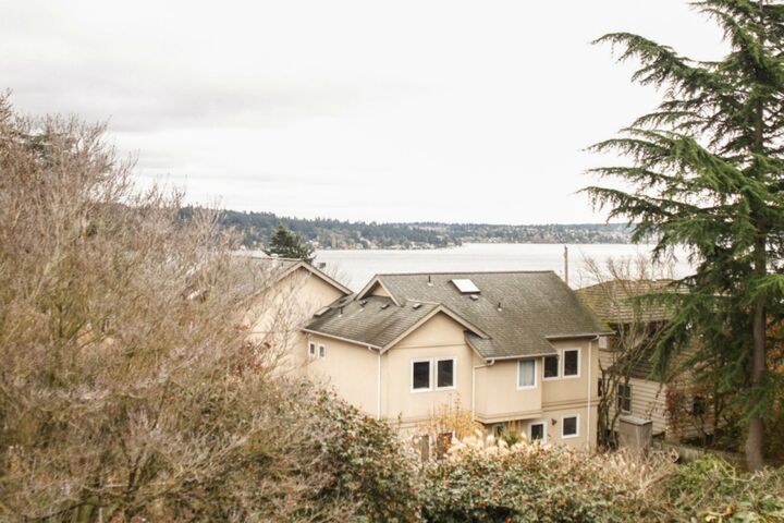 Property Photo:  10646 Sand Point Wy NE  WA 98125 