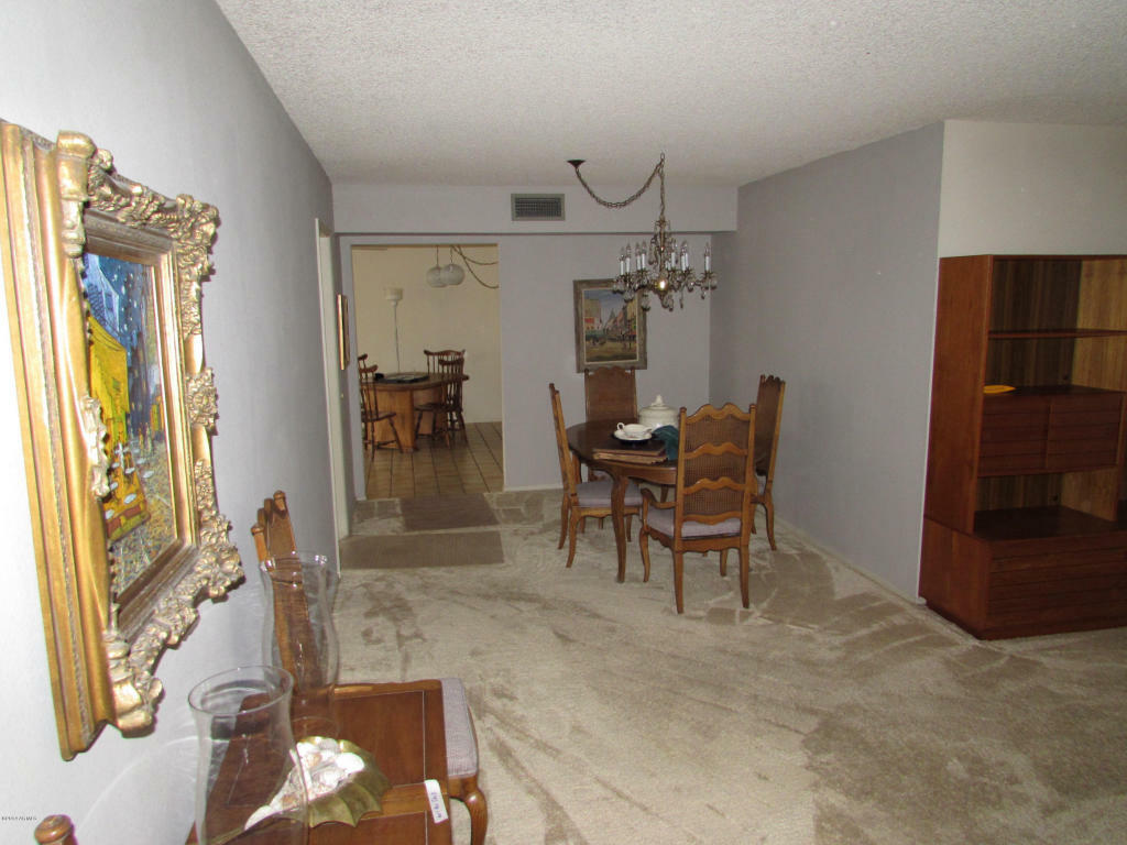 Property Photo: 10523 W Palmeras Drive AZ 85373