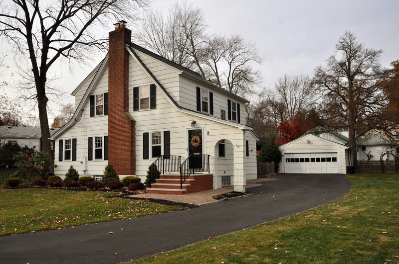 Property Photo:  1 Rockwood Rd  NJ 07932 