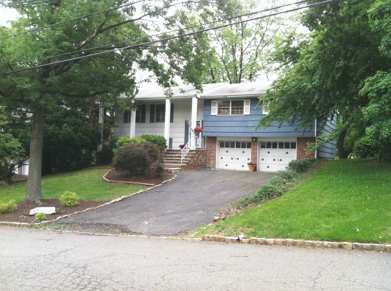 Property Photo:  37 Colonial Woods Dr  NJ 07052 