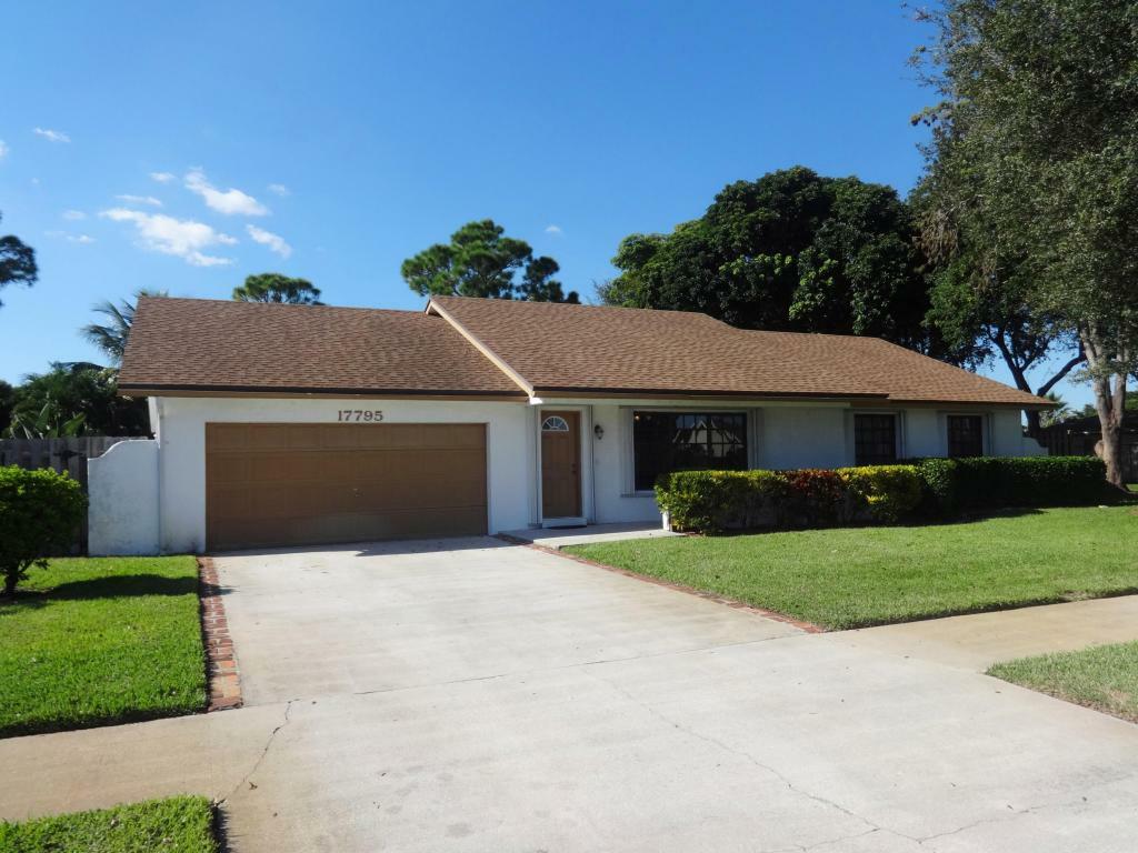 Property Photo: 17795 Holly Brook Way FL 33487