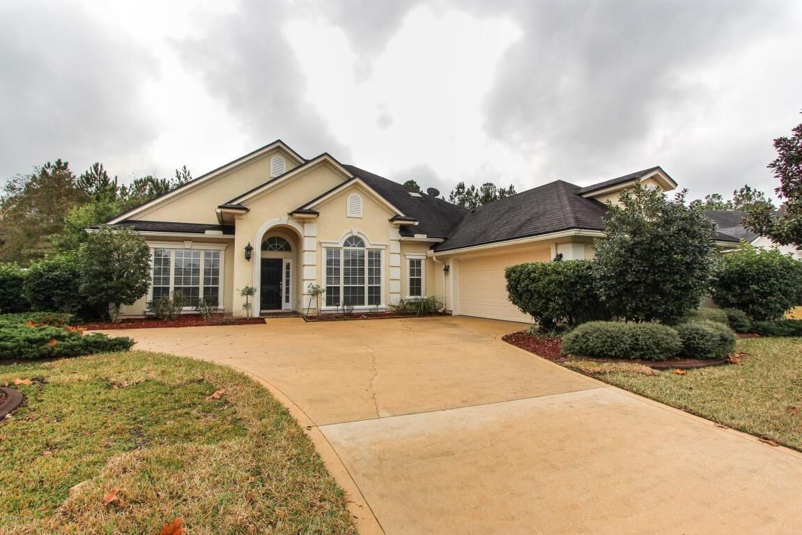 Property Photo: 11048 Royal County Drive S FL 32221