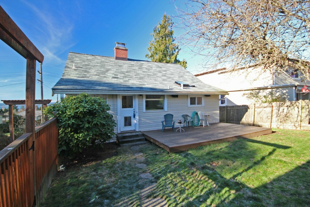 Property Photo:  7232 39th Ave SW  WA 98136 