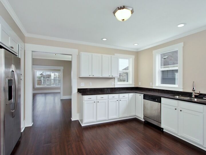 Property Photo: 1216 E Marine View Dr WA 98201