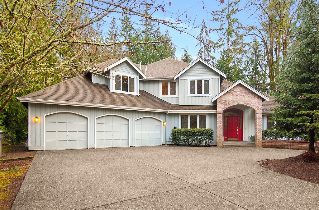 Property Photo:  23233 NE 73rd St  WA 98053 