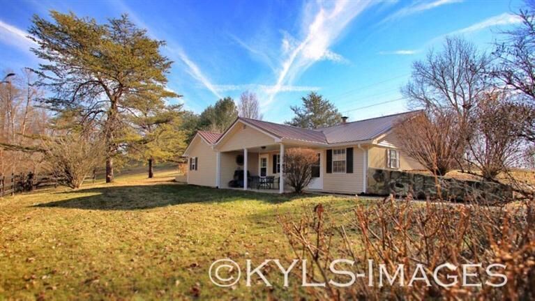 Property Photo:  955 McMullin Road  KY 40419 