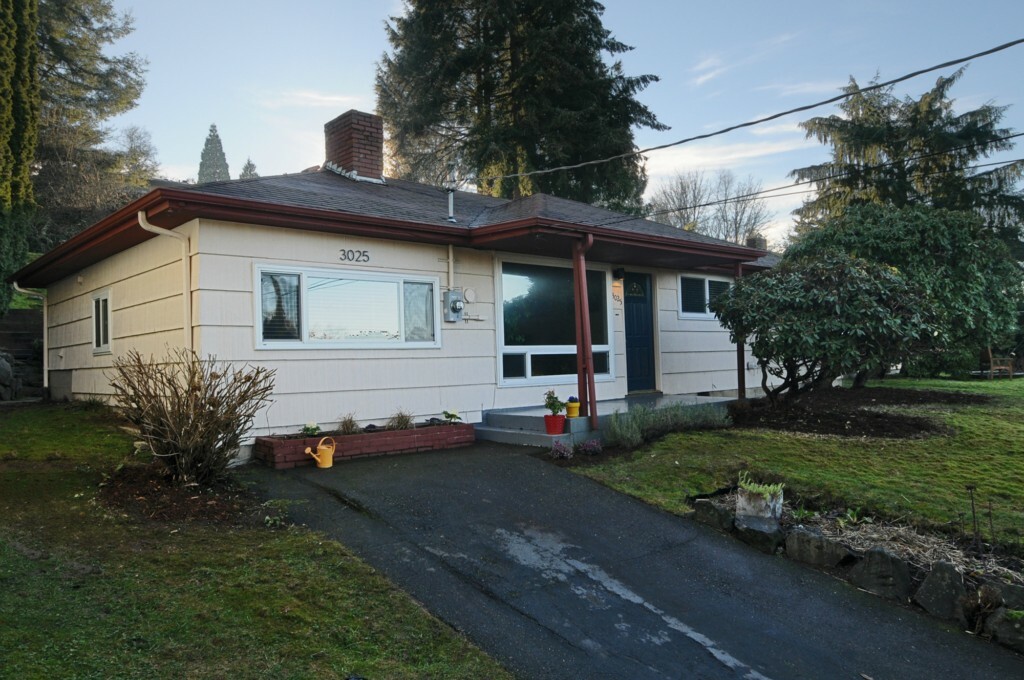 3025 NE 103rd St  Seattle WA 98125 photo