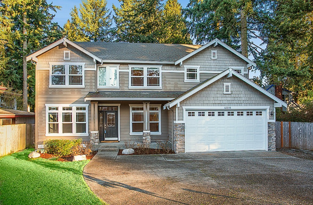 Property Photo:  12310 NE 70th St  WA 98033 