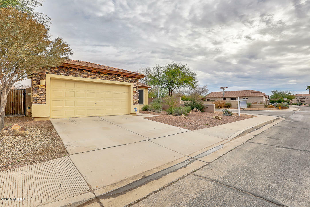 Property Photo:  2700 E Carla Vista Drive  AZ 85225 