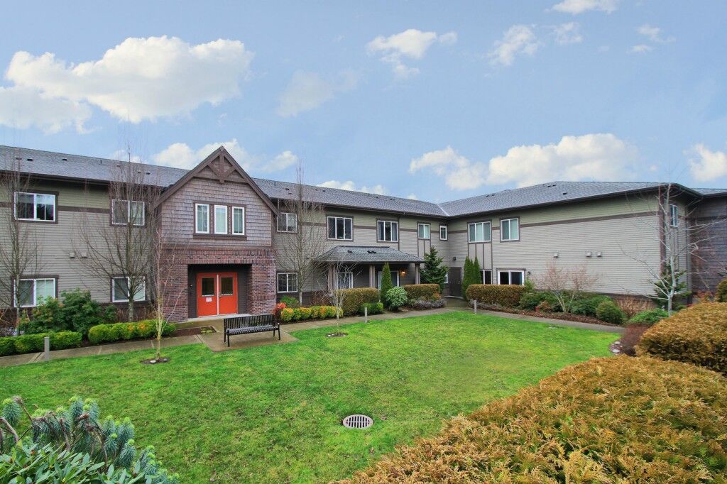 Property Photo:  1736  10th Avenue NE C114  WA 98029 