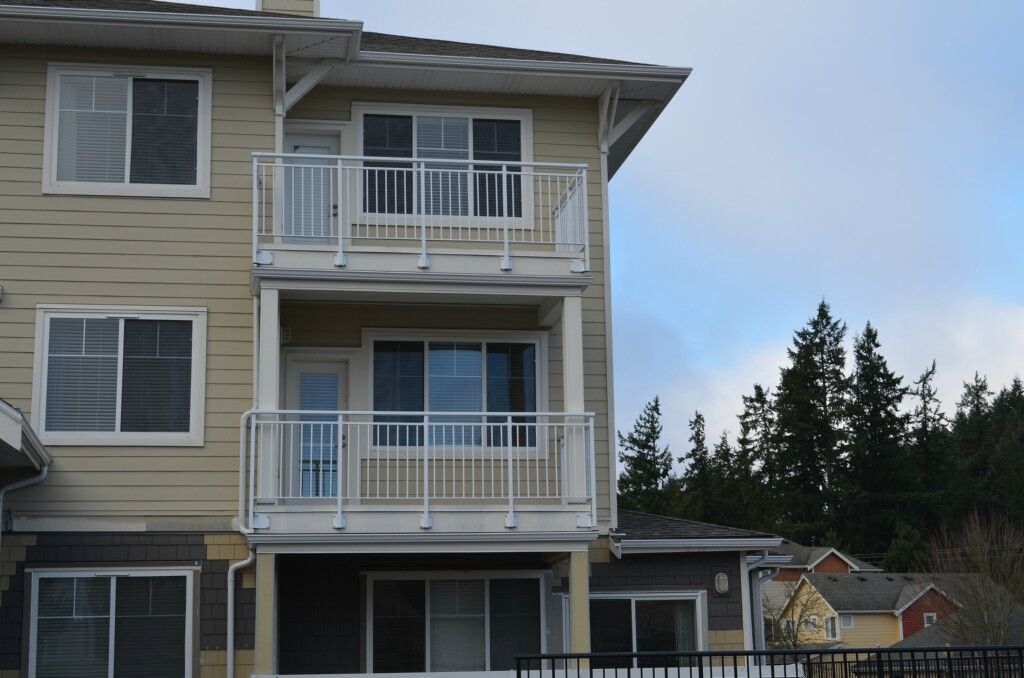 Property Photo: 537 225 Lane NE C206 WA 98074