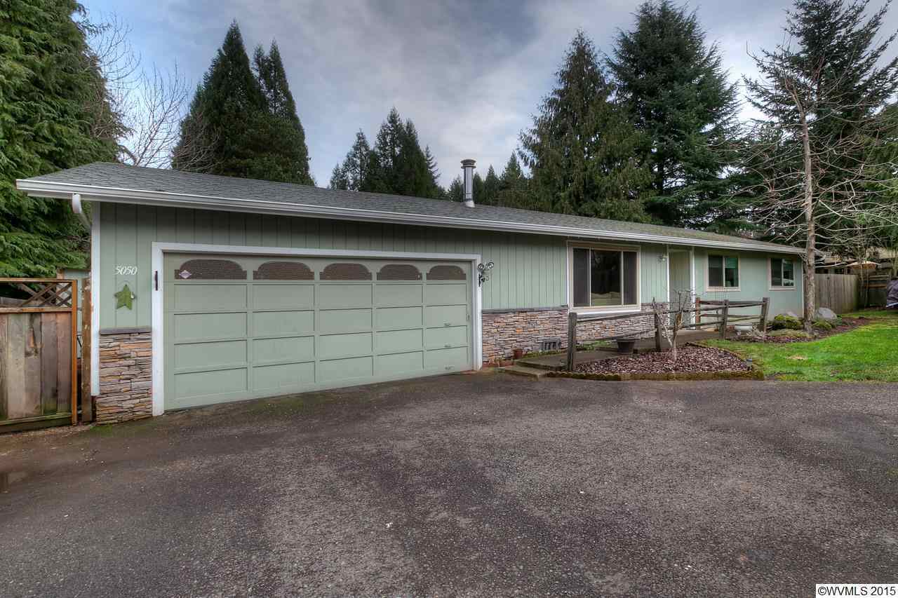Property Photo: 5050 Terrylee Ct SE OR 97302