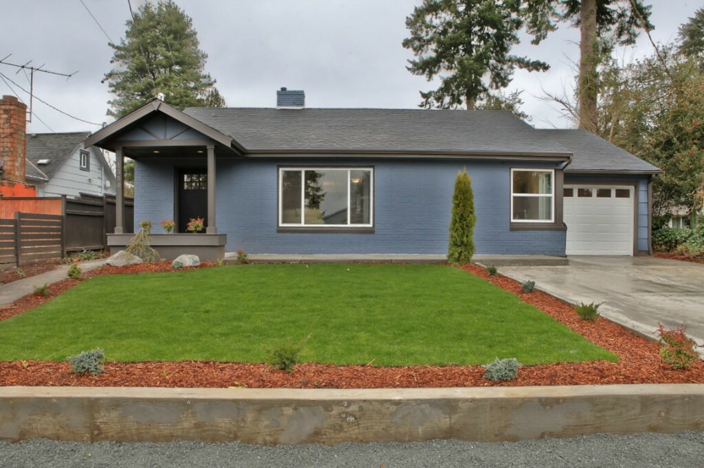 Property Photo: 1550 NE 148th St WA 98155