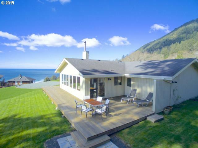 Property Photo:  8450 San Dune Rd  OR 97130 