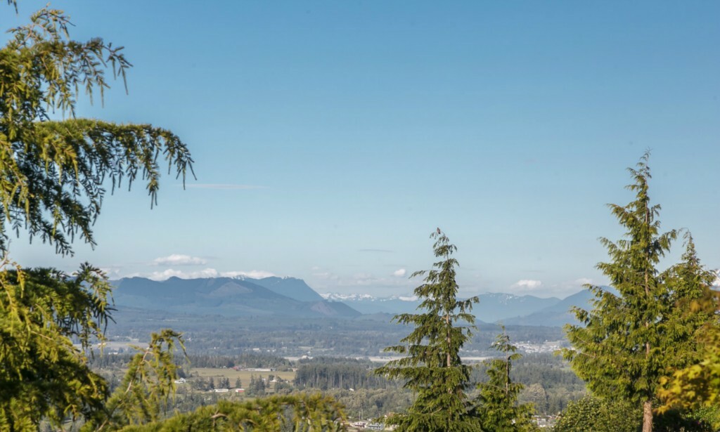 Property Photo: 340 Alta Via Dr WA 98282