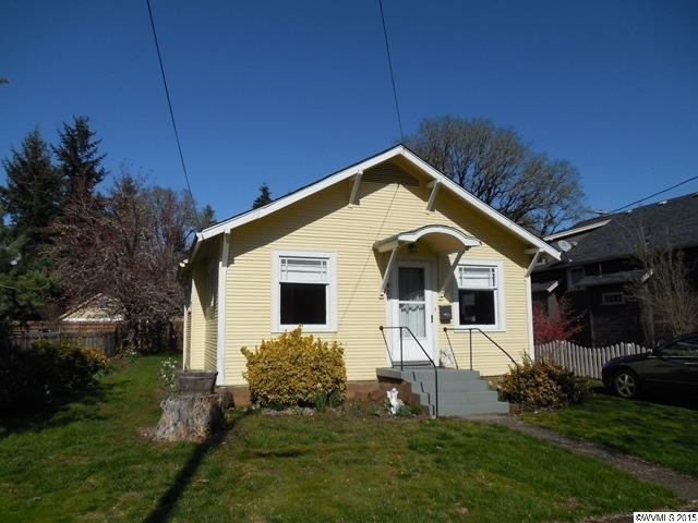 Property Photo:  420 SW Court St  OR 97338 