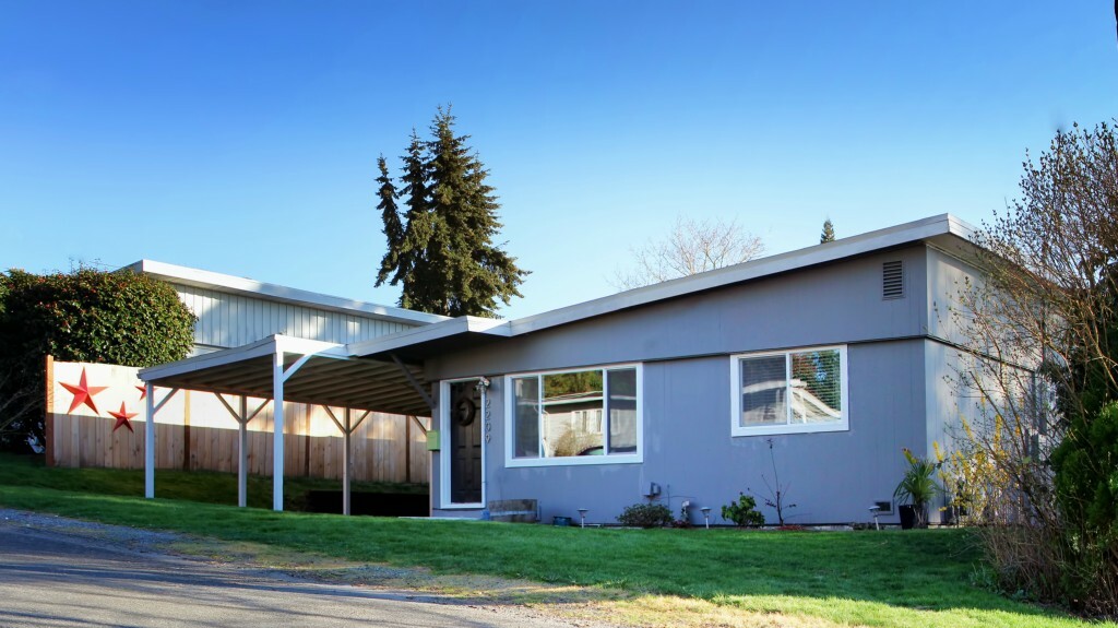 Property Photo: 2209 NE 8th St WA 98056