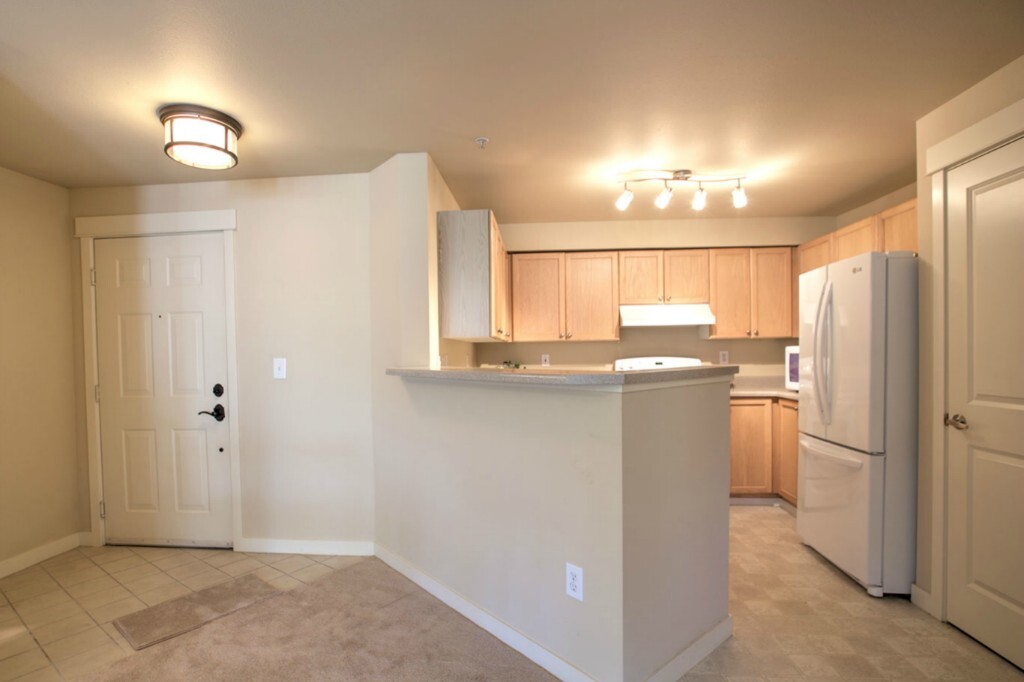 Property Photo:  7711 NE 175th St B202  WA 98028 